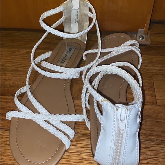 Sandals $15
Heels $20
Nikes $50 - Picture 4 of 4